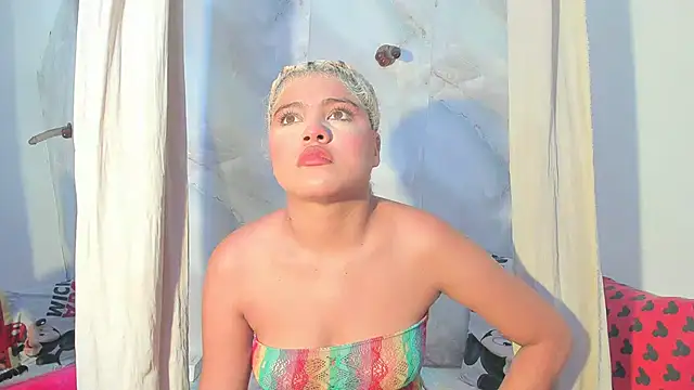 sofiacastillo01 online show from June 2026 01:33:01 PM