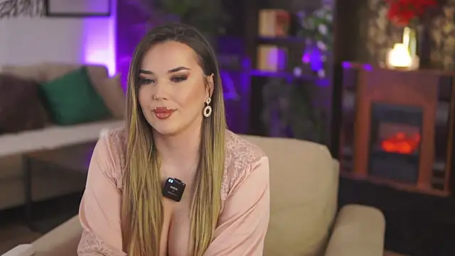 EvaSunderland online show from March 2025 09:38:02 PM