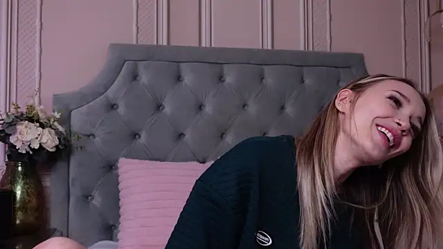 Snapshot of LucyAddison chatting on June 2026 04:11:01 PM LucyAddison online show from June 2026 04:11:01 PM