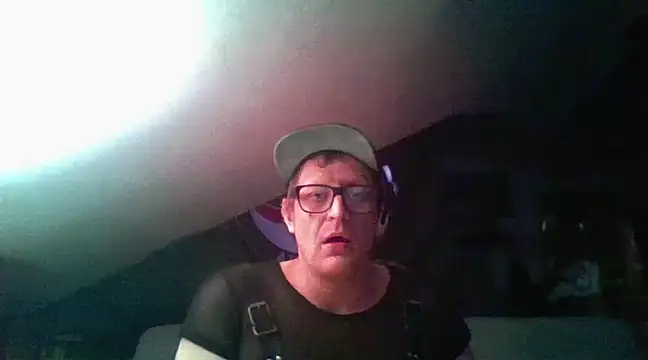 Snapshot of Bigthroaterboy chatting on December 2024 04:14:02 AM Bigthroaterboy online show from December 2024 04:14:02 AM