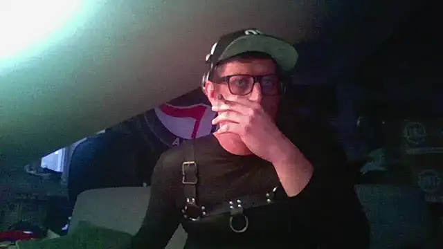 Snapshot of Bigthroaterboy chatting on December 2024 02:35:02 PM Bigthroaterboy online show from December 2024 02:35:02 PM