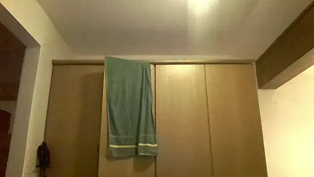 Snapshot of Bigthroaterboy chatting on December 2024 08:33:02 PM Bigthroaterboy online show from December 2024 08:33:02 PM
