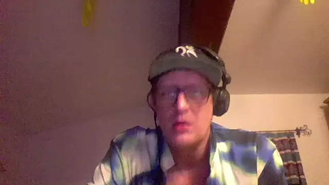 Snapshot of Bigthroaterboy chatting on December 2024 06:03:02 PM Bigthroaterboy online show from December 2024 06:03:02 PM