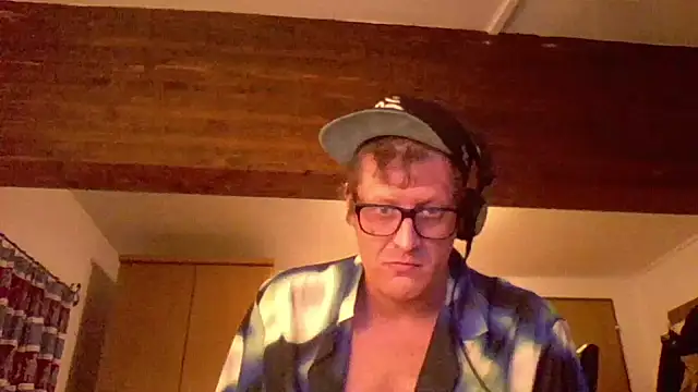 Snapshot of Bigthroaterboy chatting on December 2024 08:36:02 PM Bigthroaterboy online show from December 2024 08:36:02 PM