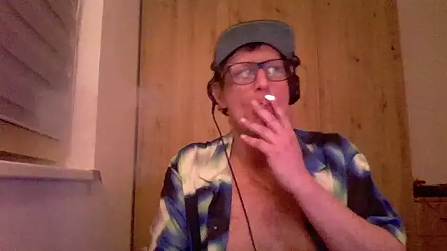 Snapshot of Bigthroaterboy chatting on January 2025 09:51:02 PM Bigthroaterboy online show from January 2025 09:51:02 PM