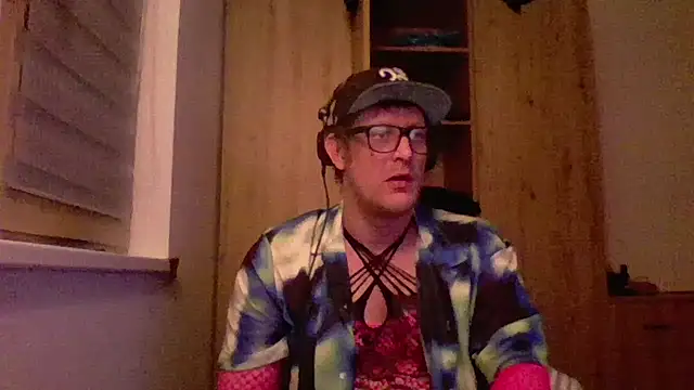 Snapshot of Bigthroaterboy chatting on January 2025 07:34:02 PM Bigthroaterboy online show from January 2025 07:34:02 PM