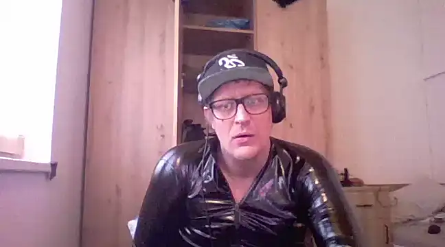 Snapshot of Bigthroaterboy chatting on January 2025 10:53:02 AM Bigthroaterboy online show from January 2025 10:53:02 AM