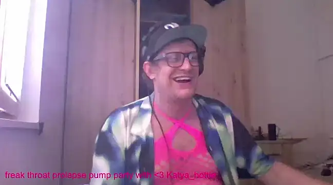 Snapshot of Bigthroaterboy chatting on January 2025 01:57:02 PM Bigthroaterboy online show from January 2025 01:57:02 PM
