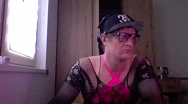 Snapshot of Bigthroaterboy chatting on January 2025 01:52:01 PM Bigthroaterboy online show from January 2025 01:52:01 PM
