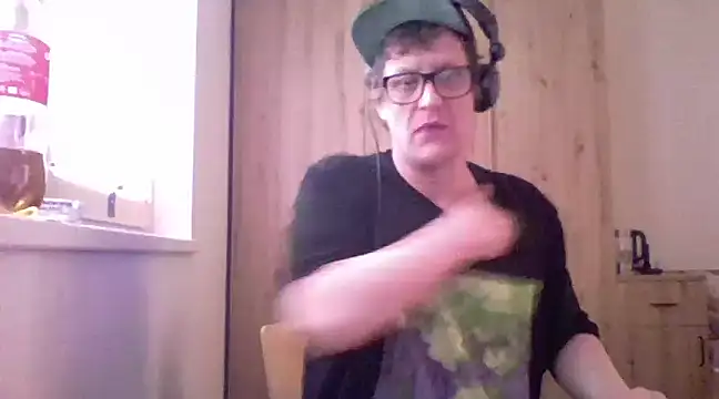 Snapshot of Bigthroaterboy chatting on January 2025 08:32:02 AM Bigthroaterboy online show from January 2025 08:32:02 AM