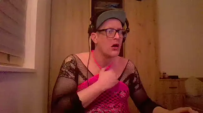 Snapshot of Bigthroaterboy chatting on February 2025 11:13:02 PM Bigthroaterboy online show from February 2025 11:13:02 PM