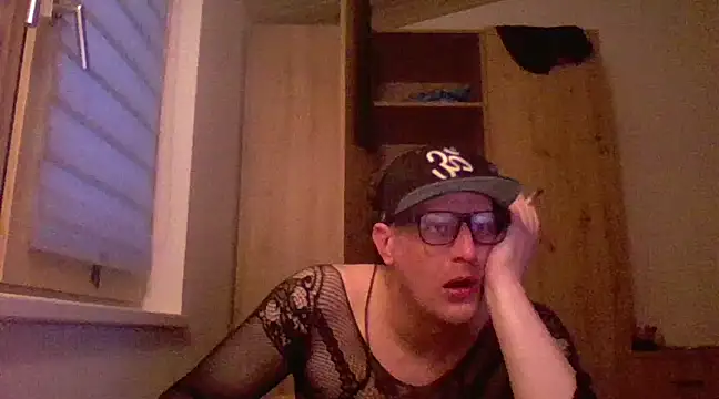 Snapshot of Bigthroaterboy chatting on February 2025 04:40:01 PM Bigthroaterboy online show from February 2025 04:40:01 PM