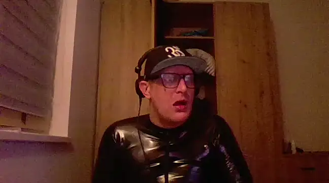 Snapshot of Bigthroaterboy chatting on February 2025 11:12:01 PM Bigthroaterboy online show from February 2025 11:12:01 PM