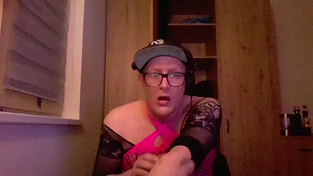 Snapshot of Bigthroaterboy chatting on February 2025 11:53:01 PM Bigthroaterboy online show from February 2025 11:53:01 PM