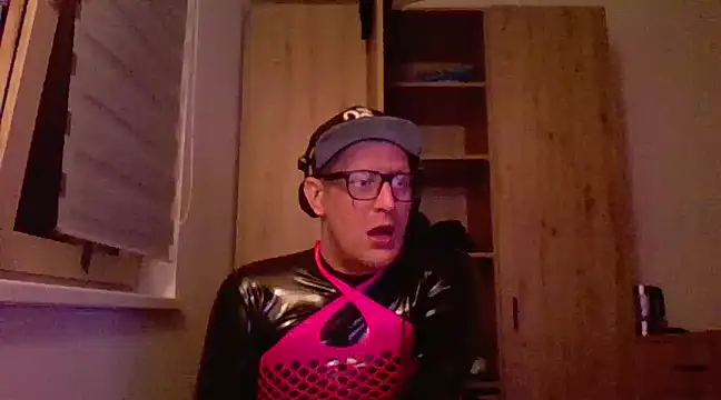 Snapshot of Bigthroaterboy chatting on February 2025 12:08:01 AM Bigthroaterboy online show from February 2025 12:08:01 AM