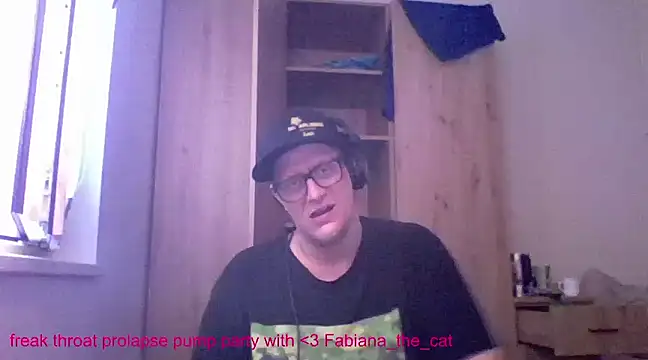 Snapshot of Bigthroaterboy chatting on March 2025 03:16:02 PM Bigthroaterboy online show from March 2025 03:16:02 PM