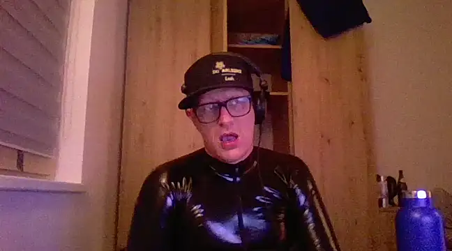 Snapshot of Bigthroaterboy chatting on March 2025 03:52:02 AM Bigthroaterboy online show from March 2025 03:52:02 AM