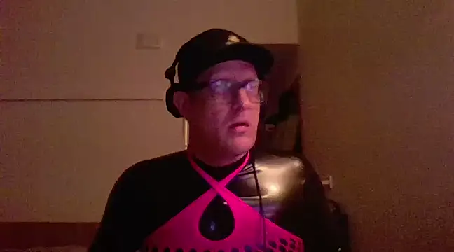 Snapshot of Bigthroaterboy chatting on March 2025 07:10:02 PM Bigthroaterboy online show from March 2025 07:10:02 PM