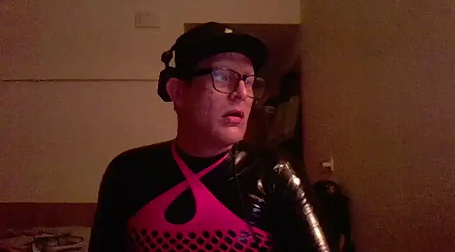 Snapshot of Bigthroaterboy chatting on March 2025 10:15:02 PM Bigthroaterboy online show from March 2025 10:15:02 PM