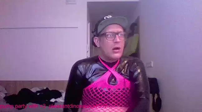 Snapshot of Bigthroaterboy chatting on March 2025 10:02:01 AM Bigthroaterboy online show from March 2025 10:02:01 AM