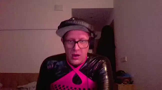 Snapshot of Bigthroaterboy chatting on March 2025 06:21:01 AM Bigthroaterboy online show from March 2025 06:21:01 AM