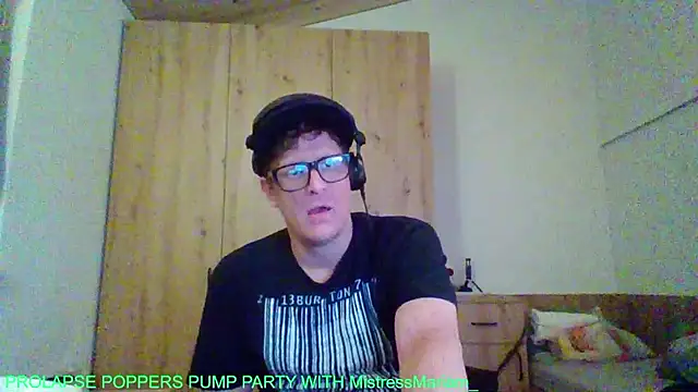 Snapshot of Bigthroaterboy chatting on September 2025 04:45:02 AM Bigthroaterboy online show from September 2025 04:45:02 AM