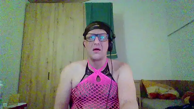 Snapshot of Bigthroaterboy chatting on September 2025 09:09:01 PM Bigthroaterboy online show from September 2025 09:09:01 PM