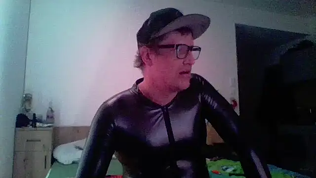 Bigthroaterboy online show from April 2026 05:14:02 PM