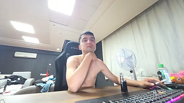 Snapshot of istebenboylebiradamim chatting on October 2025 06:54:02 PM istebenboylebiradamim online show from October 2025 06:54:02 PM