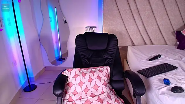 LeahPrada  online show from January 2025 11:16:02 PM