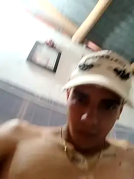 Snapshot of Restrepo300 chatting on September 2025 04:18:01 PM Restrepo300 online show from September 2025 04:18:01 PM