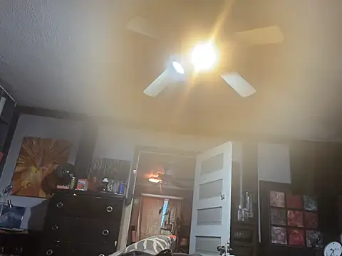 Snapshot of trash4cash chatting on February 2026 06:18:01 PM trash4cash online show from February 2026 06:18:01 PM