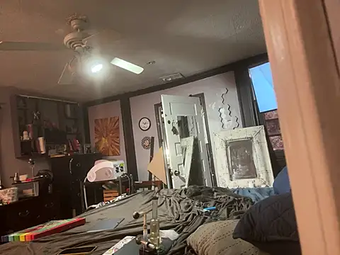 Snapshot of trash4cash chatting on March 2026 06:19:01 AM trash4cash online show from March 2026 06:19:01 AM