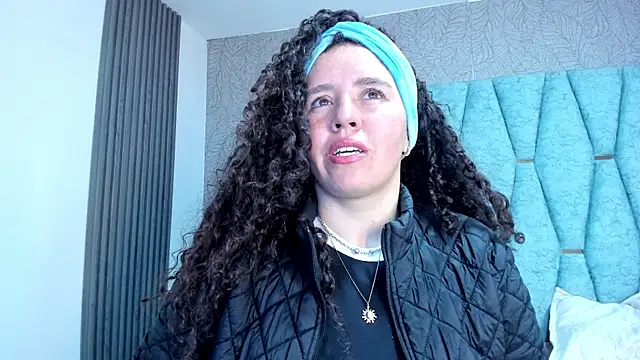 Valeria  soler online show from September 2025 01:05:02 PM