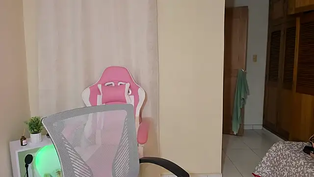 shanakendal2 online show from February 2025 02:34:01 PM