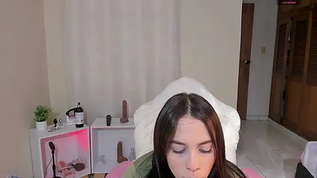 shanakendal2 online show from March 2025 08:26:02 PM