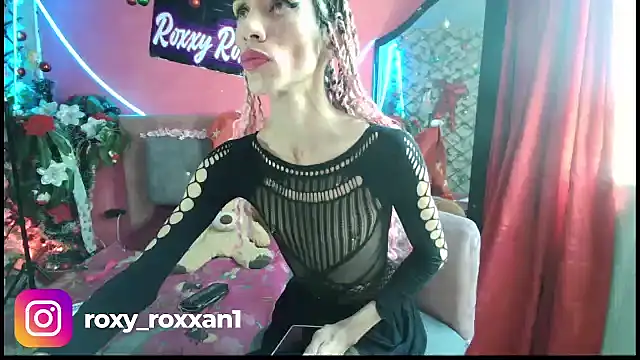 Snapshot of roxy_roxxan chatting on December 2024 04:47:02 PM roxy roxxan online show from December 2024 04:47:02 PM