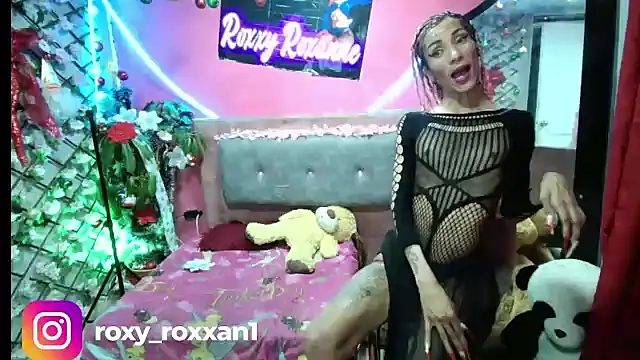 Snapshot of roxy_roxxan chatting on December 2024 02:05:01 AM roxy roxxan online show from December 2024 02:05:01 AM