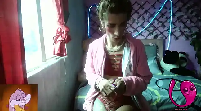 Snapshot of roxy_roxxan chatting on January 2025 06:25:01 PM roxy roxxan online show from January 2025 06:25:01 PM