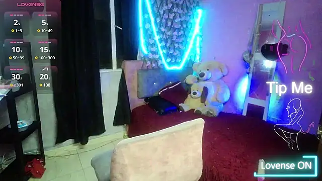 Snapshot of roxy_roxxan chatting on February 2025 03:01:02 AM roxy roxxan online show from February 2025 03:01:02 AM