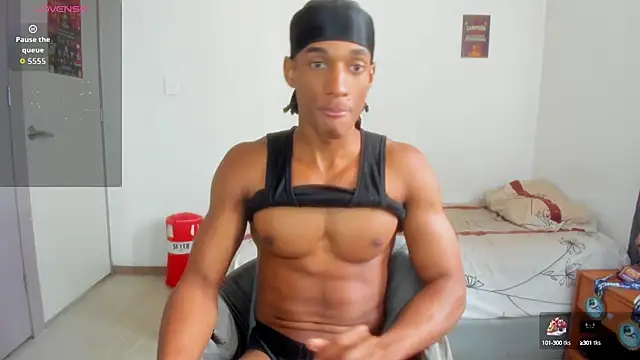 Malkongarcia online show from October 2025 07:00:01 PM