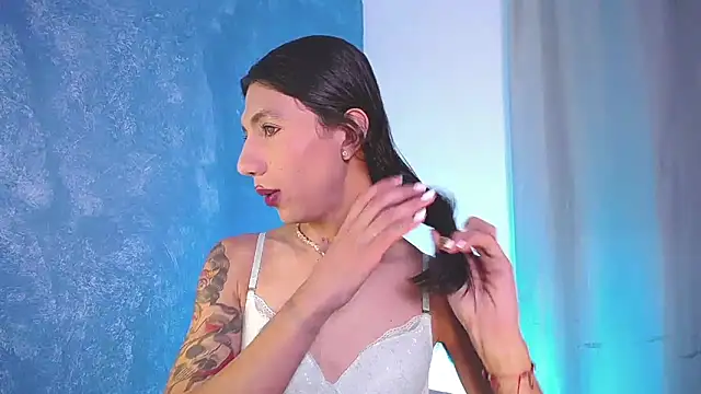 sofiaa grey  online show from December 2024 01:11:02 PM