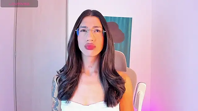 sofiaa grey  online show from February 2026 02:05:01 PM