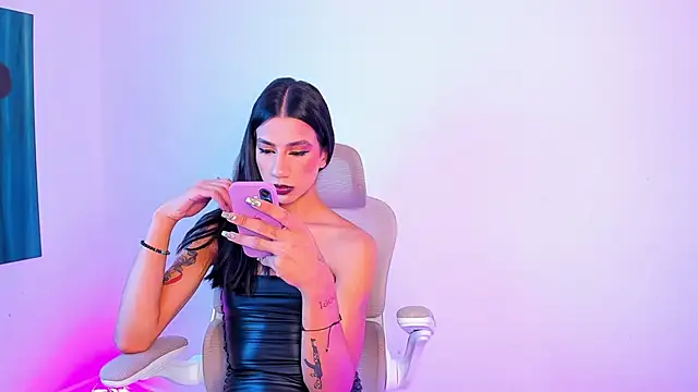 sofiaa grey  online show from June 2026 01:33:01 PM
