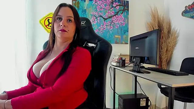 Snapshot of maite_mike chatting on December 2024 12:18:02 PM maite mike online show from December 2024 12:18:02 PM