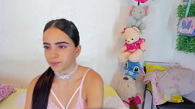 Snapshot of emilyclay_1 chatting on October 2025 09:05:02 PM emilyclay 1 online show from October 2025 09:05:02 PM