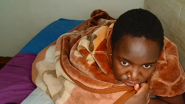 Snapshot of KINKYBLACKDOLL chatting on November 2025 05:18:02 AM KINKYBLACKDOLL online show from November 2025 05:18:02 AM