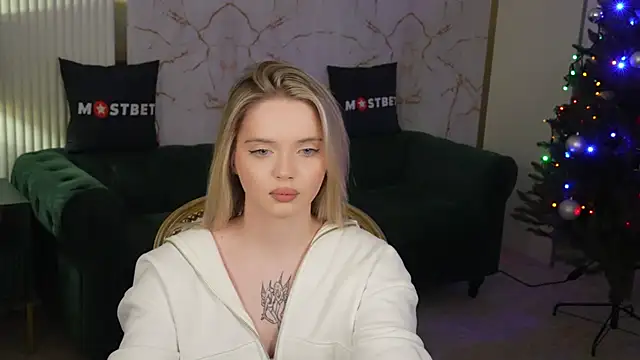 Cassy-Celestial  online show from December 2024 11:14:02 PM