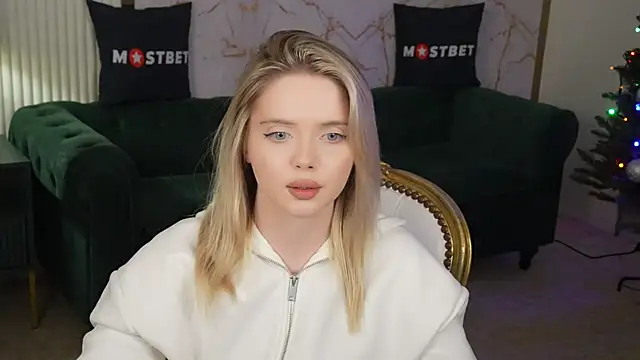 Cassy-Celestial  online show from December 2024 05:26:01 AM