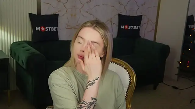 Cassy-Celestial  online show from December 2024 11:29:01 PM